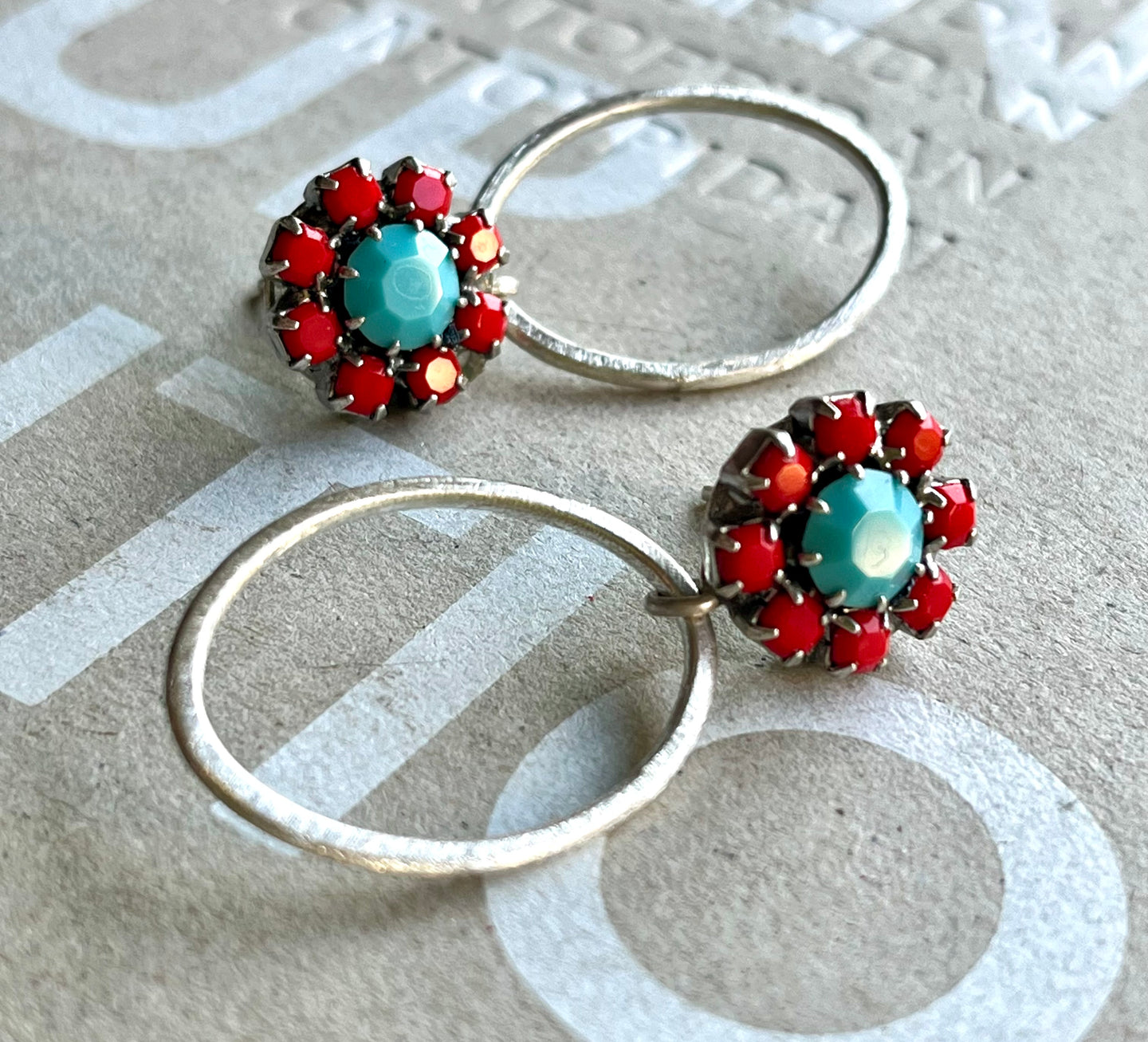 aros plata y botones checos