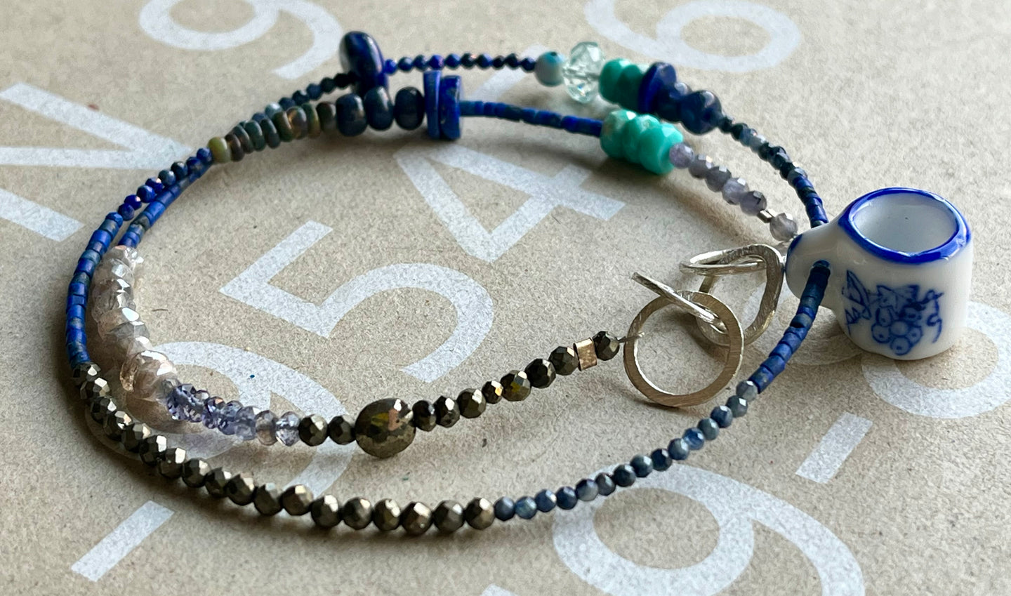 collar corto mix y porcelana