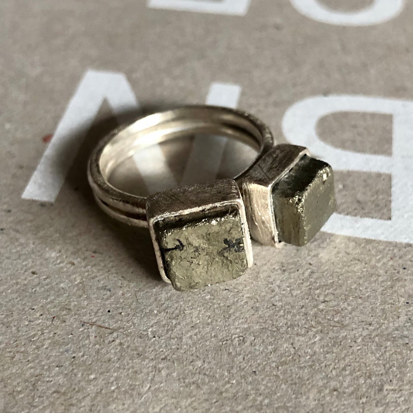 anillo piritas