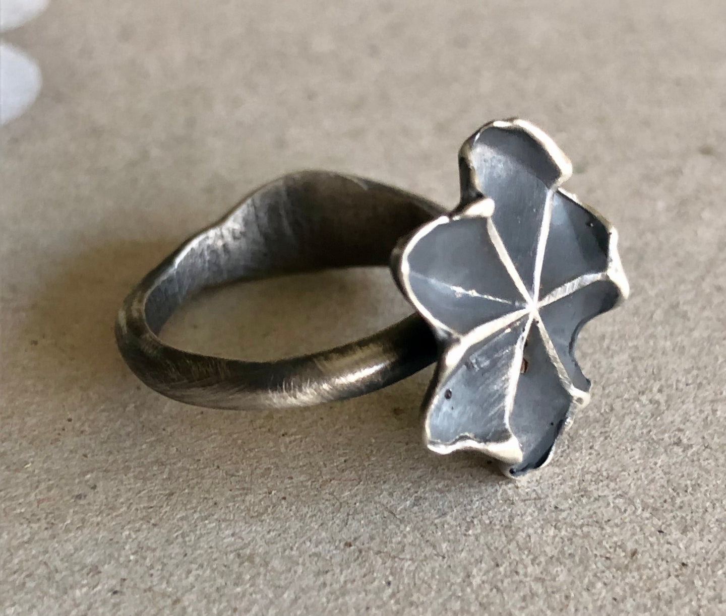 anillo plata oxidada
