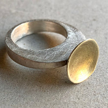 Cargar imagen en el visor de la galería, anillo pata y oro
