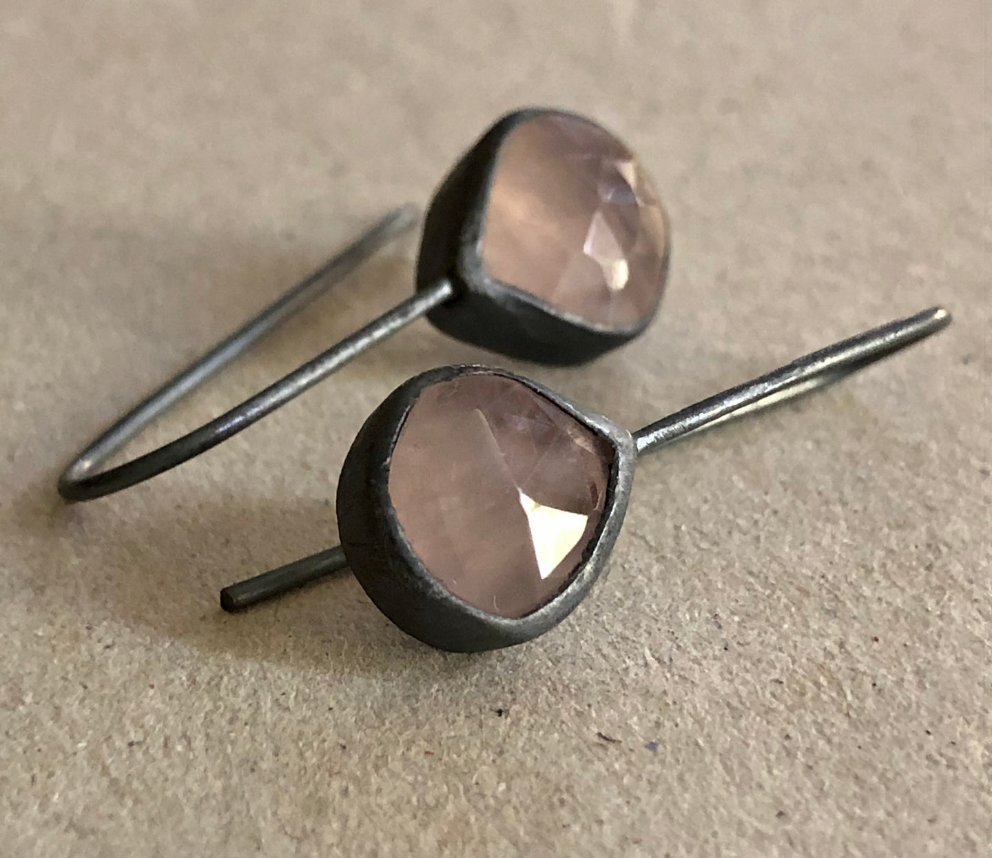 aros cuarzo rosa