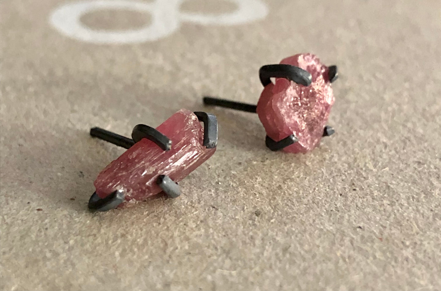 aros rubí brutos