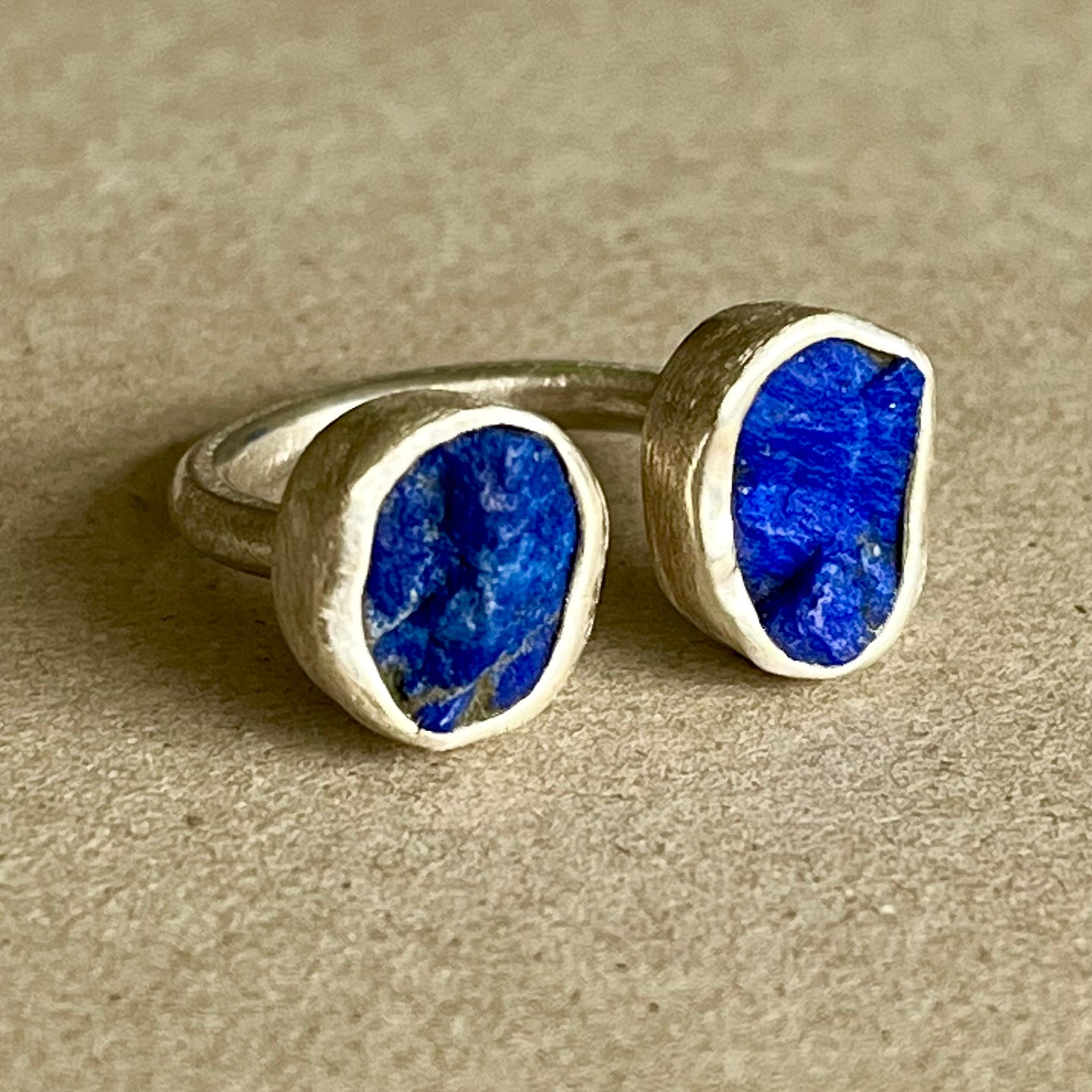 anillo lapislázuli