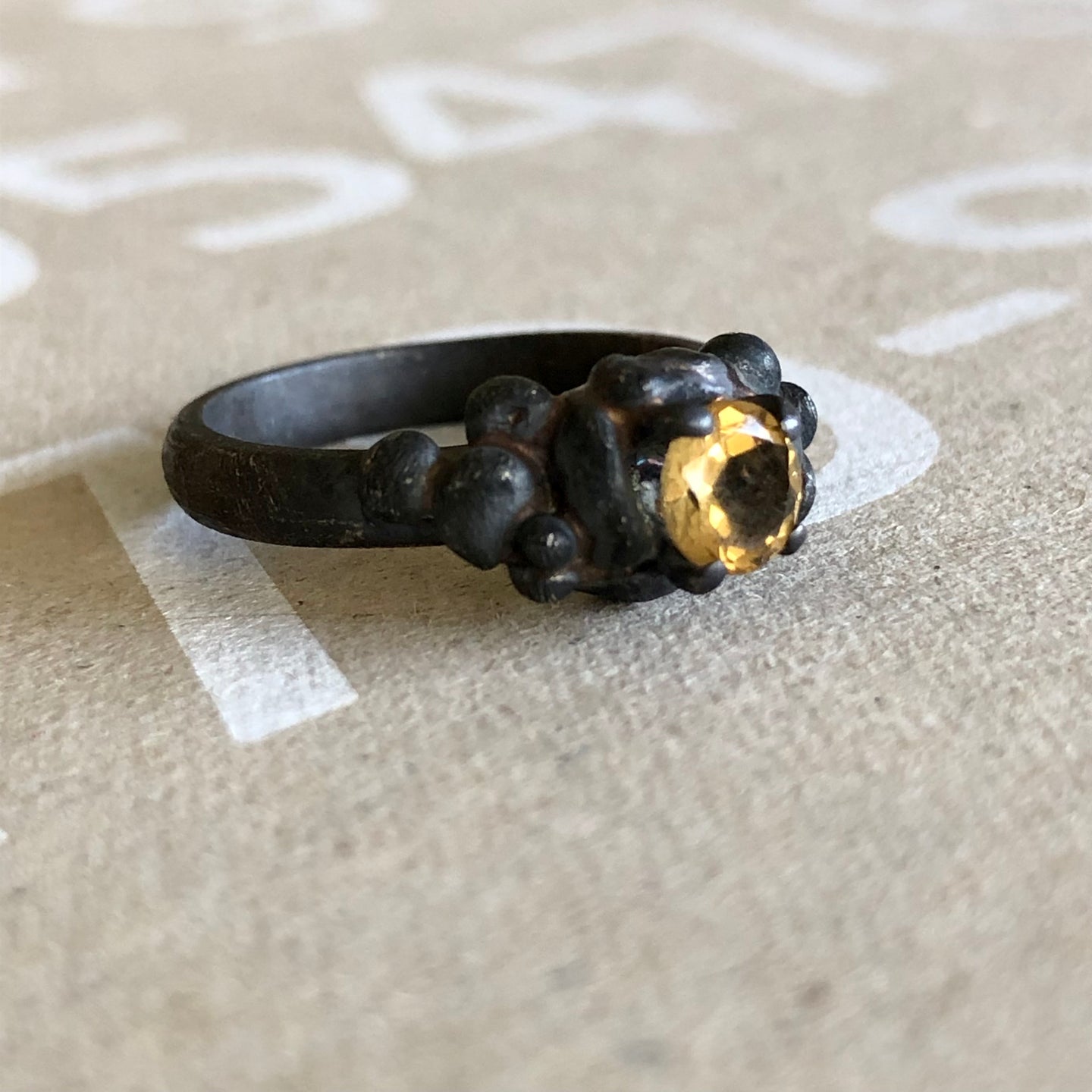 anillo citrino