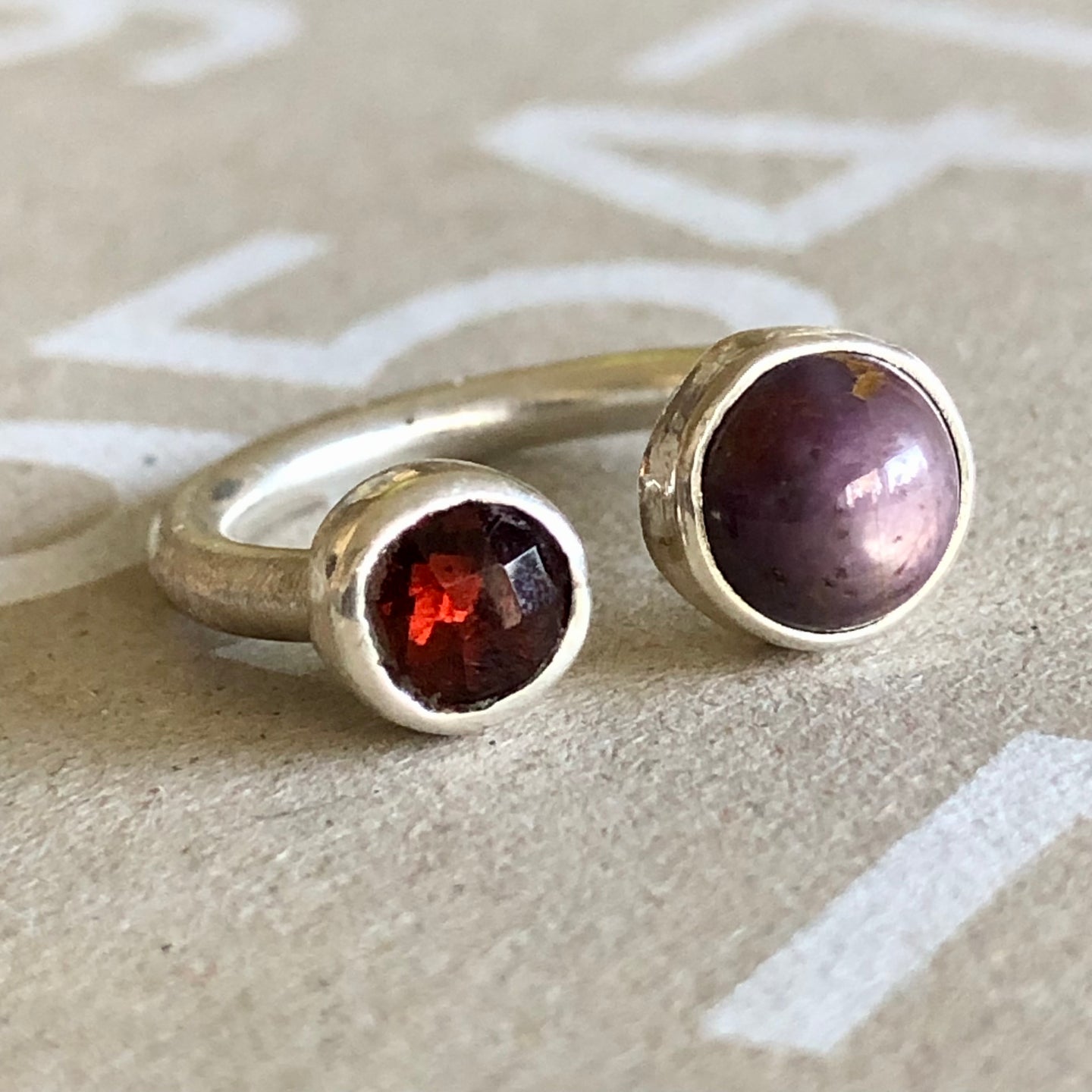 anillo granate y rubí star