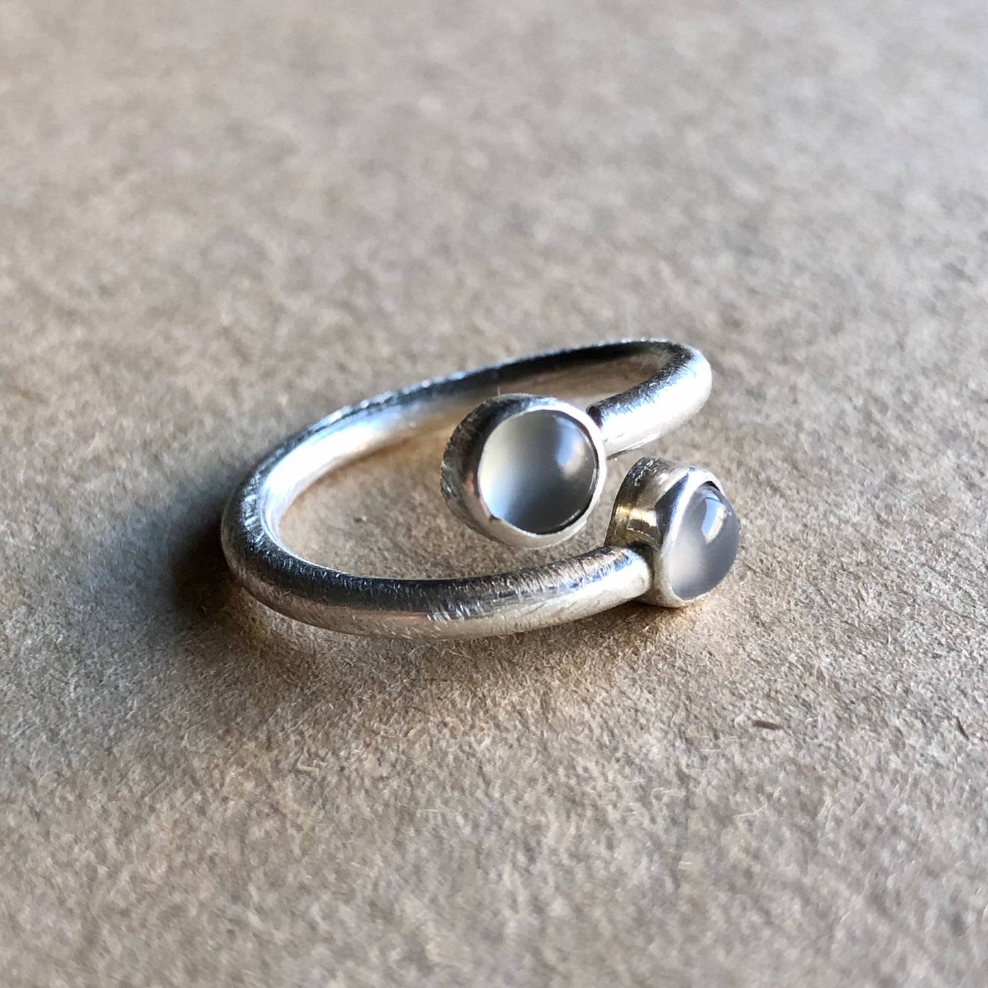 anillo piedra luna